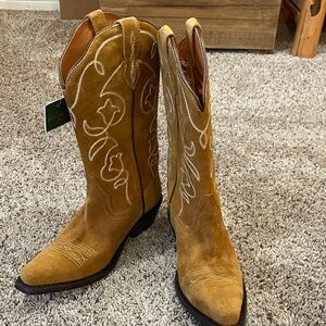 Buck & Brana Embroidered Cowboy Boots